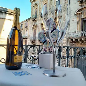 https://casa-emanuele-catania.catania-hotels.net