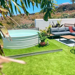 casa-con-piscina-y-jardn-con-vistas-al-mar.in-canary-islands.com/