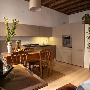 Colosseum House Appartement