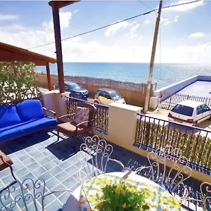 https://casa-flavia-marinella-di-selinunte.sicilyhotelsitaly.net